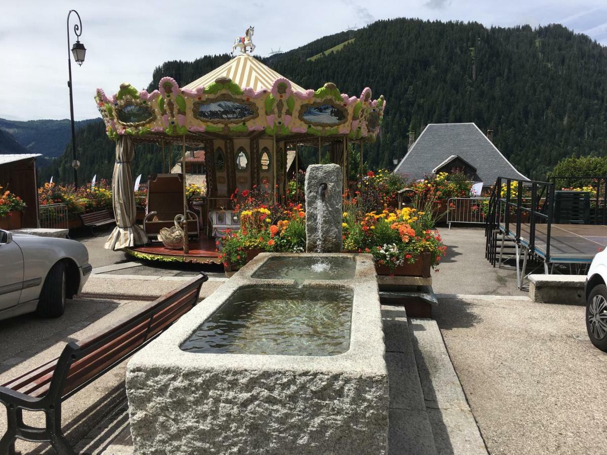 Aparthotel Les 4 Elements Châtel Esterno foto